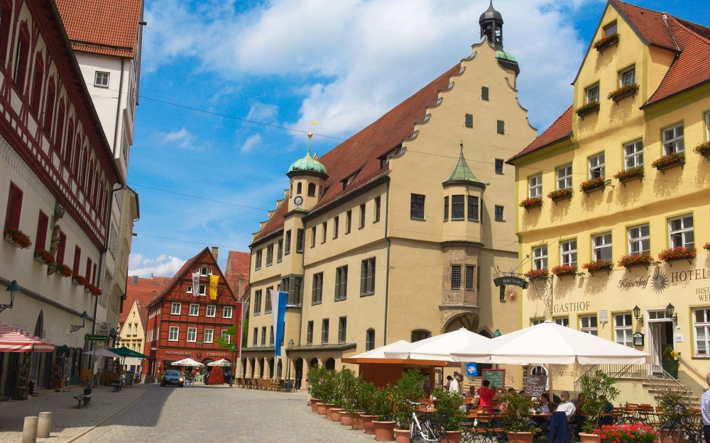 thi tran duoc dat bang 72000 tan kim cuong