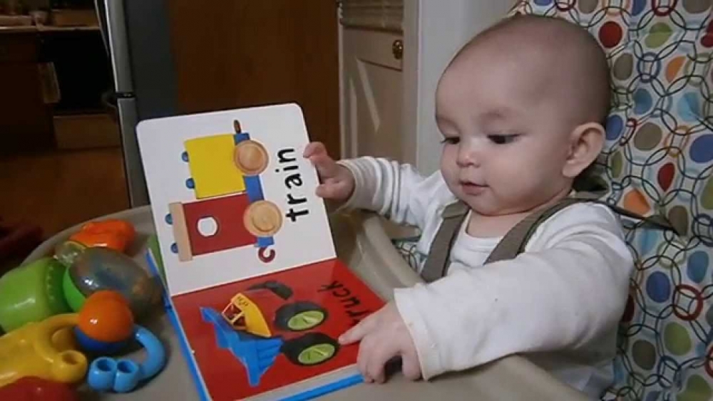 who tranh beo phi tre duoi 1 tuoi khong nen tiep xuc voi thiet bi dien tu