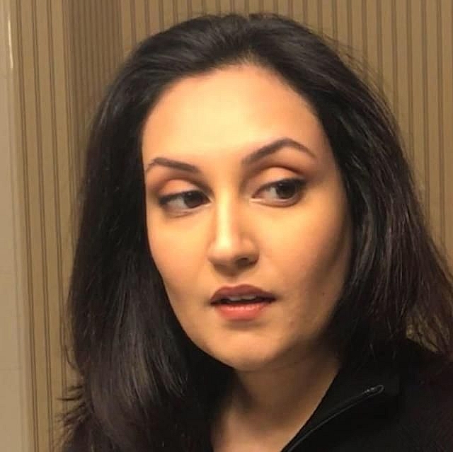 my bac si chay xe qua toc do bi phat bang khau trang n95