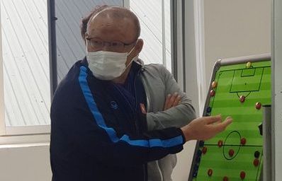 hlv park hang seo va bai toan trung phong o doi tuyen viet nam