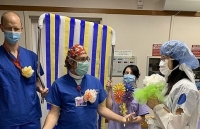 Đám cưới 'có một không hai' của cặp đôi bác sĩ trong mùa Covid-19