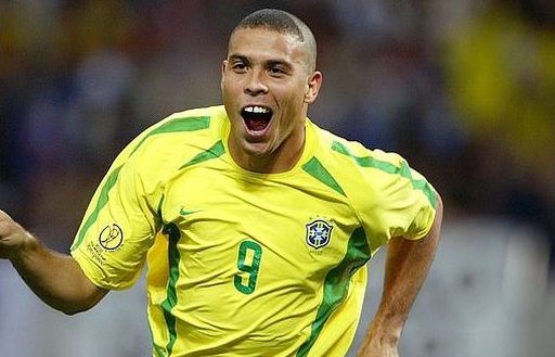 Ronaldo 'béo': 'Tôi phát ngấy khi bị so sánh với C.Ronaldo'