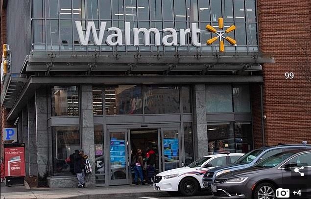 Chuyện thời Covid-19: Dùng hơi cay 'khủng bố' người đòi đi chung thang máy chuyen la thoi covid o my khach xit hoi cay vao nhau vi doi chung thang may