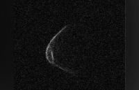 NASA: Thiên thạch khổng lồ 'đeo khẩu trang' bay qua Trái đất