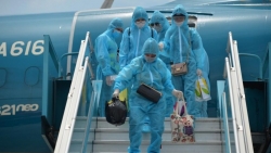Thủ tướng ra công điện, chỉ đạo tăng cường quản lý các chuyến bay đưa người nhập cảnh Việt Nam