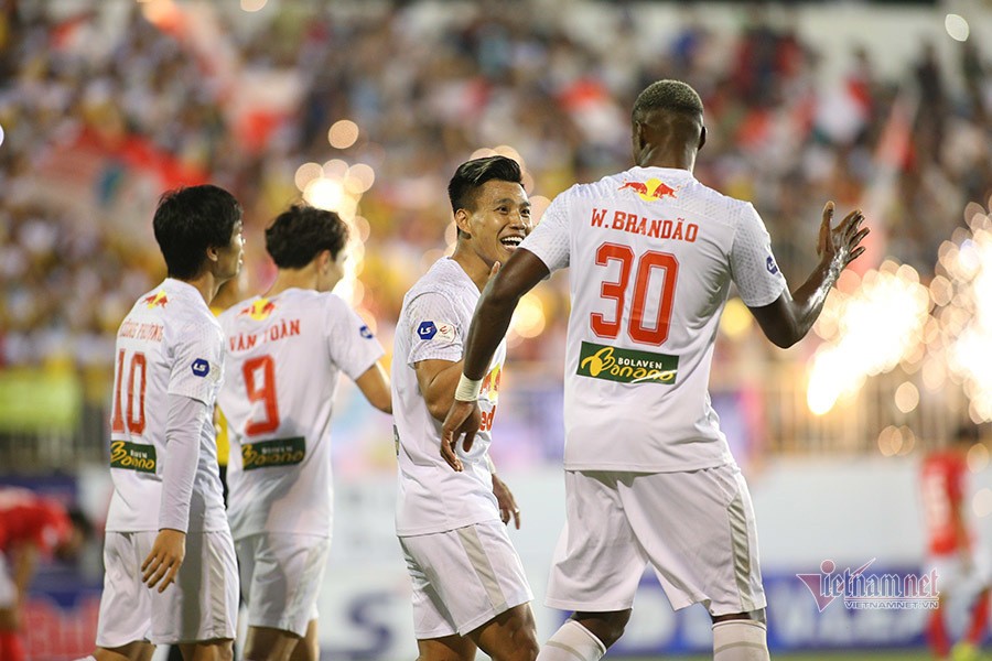V-League 2021: Chờ chiến thắng của Hoàng Anh Gia Lai trước Hải Phòng, hy vọng Công Phượng lập hat-trick