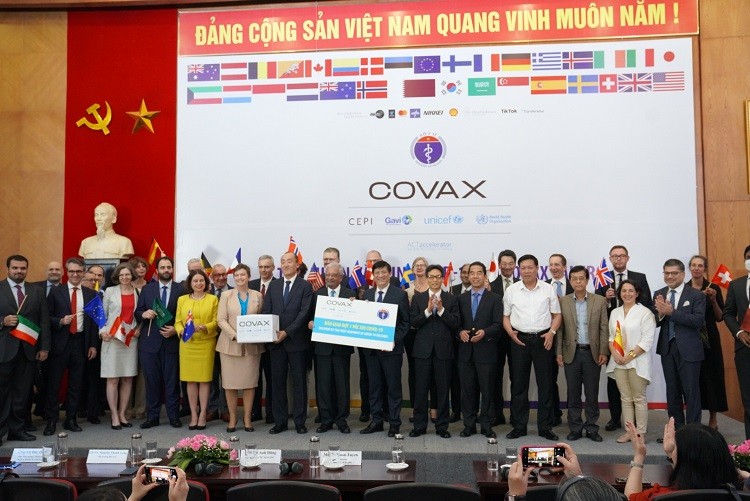 Việt Nam tiếp nhận vaccine Covid-19 từ chương trình COVAX của Chính phủ Hoa Kỳ