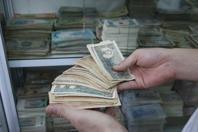 Kỷ lục gia 9x sở hữu bộ sưu tập tiền đồ sộ nhất Việt Nam