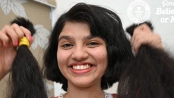 Thiếu nữ Ấn Độ có mái tóc dài nhất thế giới cắt ngắn sau 12 năm