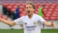 Tin chuyển nhượng cầu thủ:  Haaland căng như dây đàn, lão tướng 35 tuổi Luka Modric gia hạn hợp đồng với Real Madrid; Barca chọn Dani Olmo