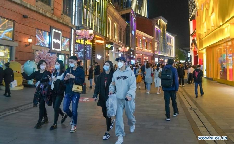 Hơn một năm sau đại dịch Covid-19 khiến thành phố tê liệt, Vũ Hán đã trở lại nhịp sống thường ngày là một trong những trung tâm du lịch nổi tiếng bậc nhất ở phía nam Trung Quốc. Lượng khách có giảm so với trước dịch nhưng các dịch vụ du lịch đã khôi phục gần như bình thường.