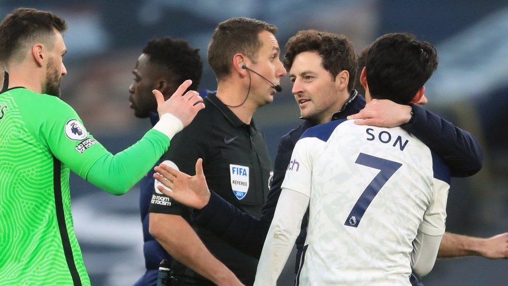 Tottenham 2 - 1 Southampton: HLV mới lập kỷ lục khủng ở Ngoại hạng Anh, Gareth Bale thấy chán với phương pháp của Mourinho Tottenham 2 - 1 Southampton: HLV mới lập kỷ lục khủng ở Ngoại hạng Anh, Gareth Bale thấy chán với phương pháp của Mourinho