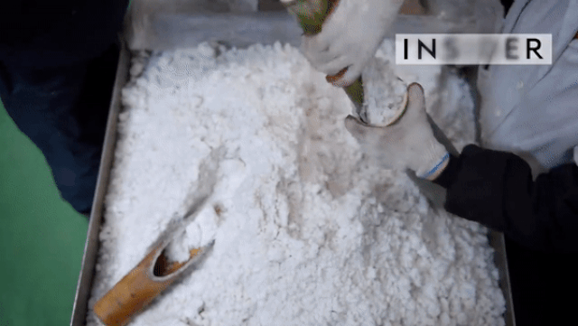 Hàn Quốc: Muối tre nung cả tháng trời, có giá đắt đỏ nhất thế giới