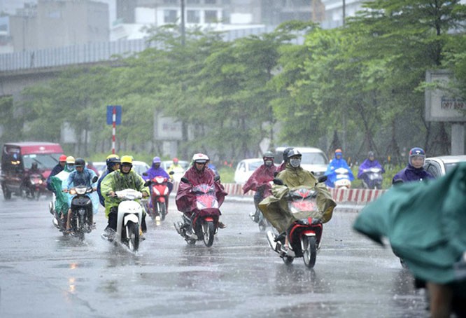 Dự báo thời tiết đêm nay và ngày mai (27-28/4): Hà Nội, Bắc Bộ trời mát, từ chiều mai có mưa to, Tây Bắc trời lạnh và mưa rất to; Nam Bộ có nơi nắng n