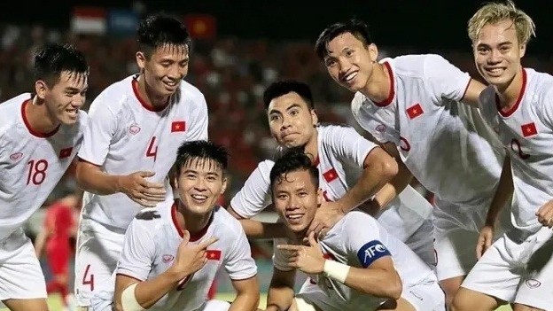 vong loai world cup 2022 tranh nong ban ngay o uae 3 tran dau cua doi tuyen viet nam cung khung gio dem muon