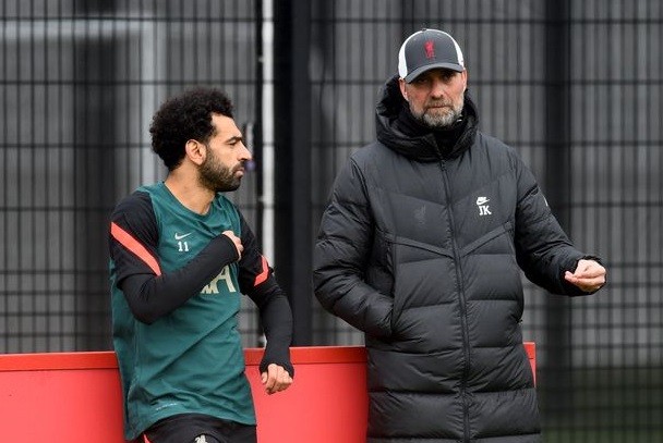 Chuyển nhượng cầu thủ Ngoại hạng Anh: Arsenal 'tuyển' Osimhen; Dembele tiến gần đến MU; Salah gia hạn Liverpool;