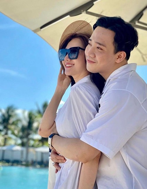 Thời trang sang trọng, lịch lãm và đẹp mắt của cặp đôi Trấn Thành - Hari Won