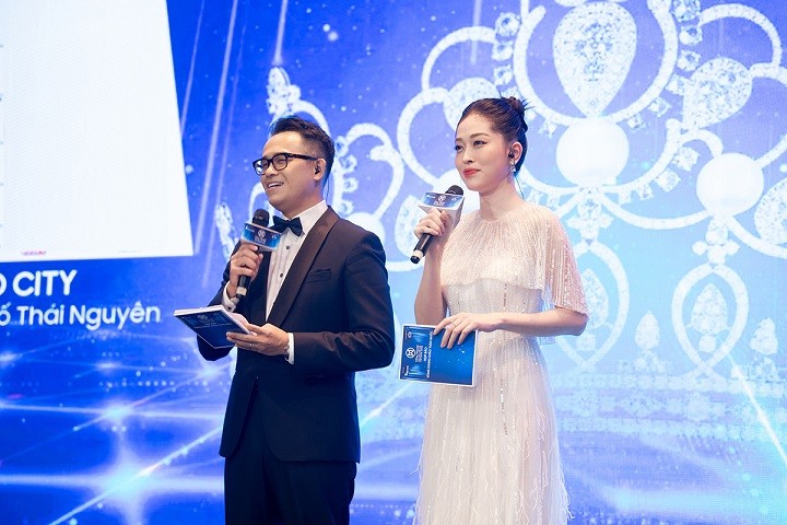 Miss World Vietnam 2022 : Dàn Hoa hậu Việt và Á hậu khoe sắc với váy dạ hội