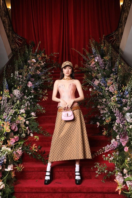 Hồ Ngọc Hà xinh đẹp nổi bật trong đêm sự kiện thời trang Cine Gucci