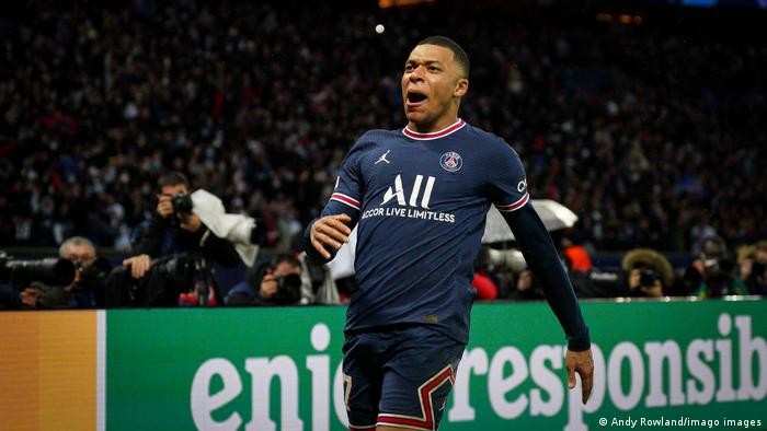 Cập nhật chuyển nhượng cầu thủ: HLV Ten Hag bán Ronaldo;