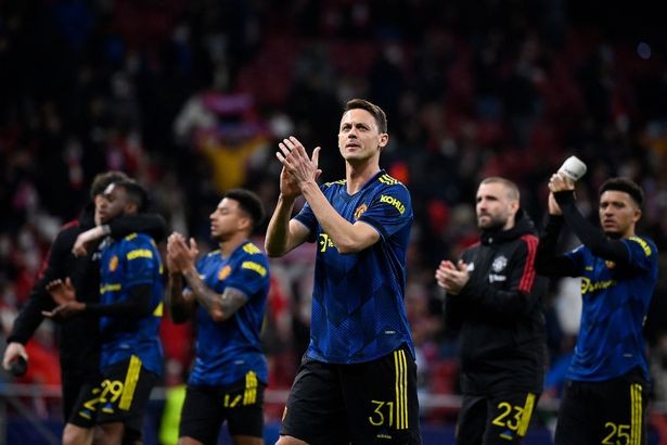 Chuyển nhượng cầu thủ Man Utd: Matic thông báo ra đi;