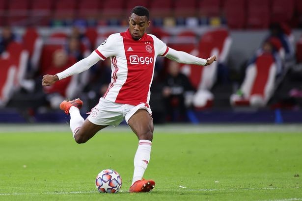 Chuyển nhượng cầu thủ Man Utd: Pogba sẽ đến PSG, MU theo đuổi Gravenberch; Chuyển nhượng cầu thủ Man Utd: Pogba sẽ đến PSG, MU theo đuổi Gravenberch;