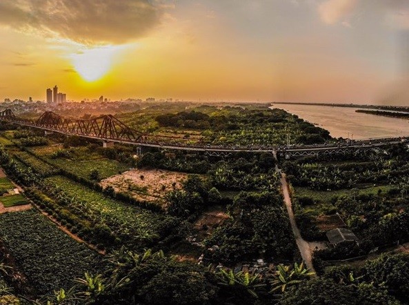 Dự báo thời tiết đêm nay và ngày mai (23-24/4): Hà Nội, Bắc Bộ, ngày nắng; Tây Bắc, Trung Bộ, Tây Nguyên, Nam Bộ có nắng nóng trên 35 độ C