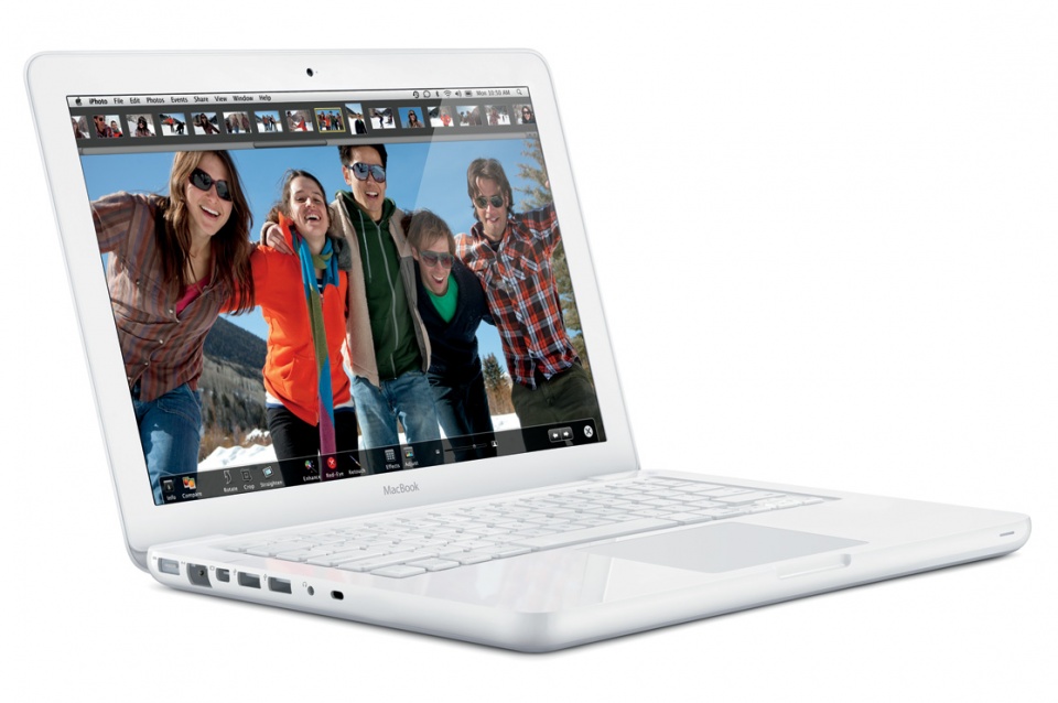 apple chinh thuc khai tu dong san pham macbook vo nhua trang