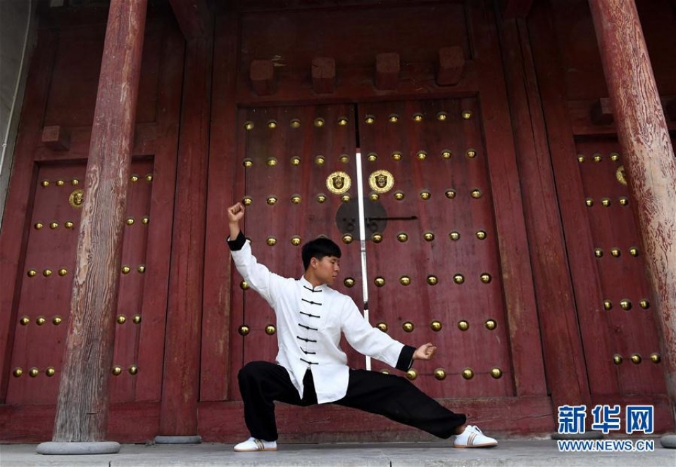 lo dao tao hang van mon do o dat to thai cuc quyen trung quoc