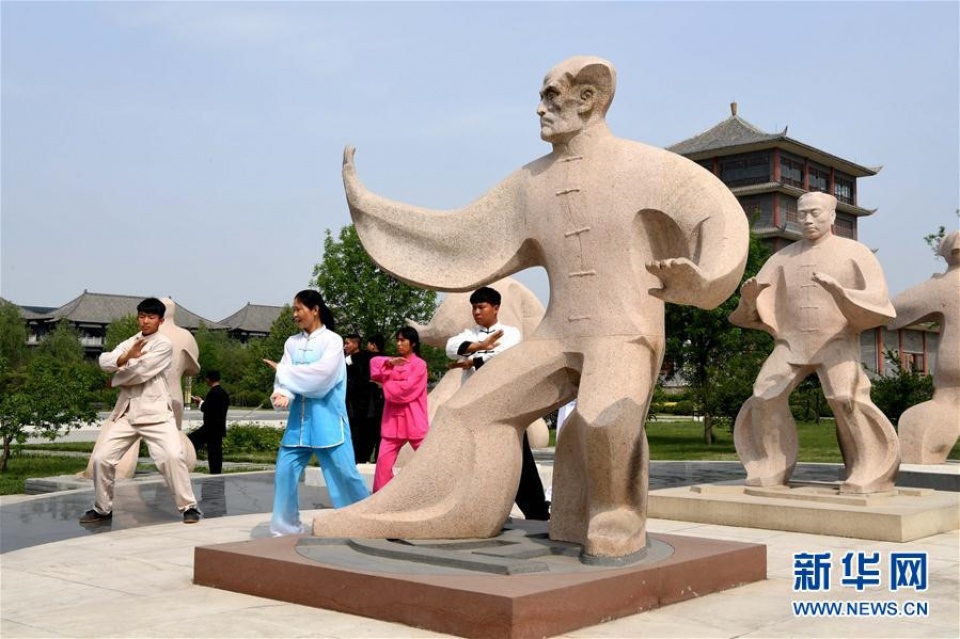 lo dao tao hang van mon do o dat to thai cuc quyen trung quoc