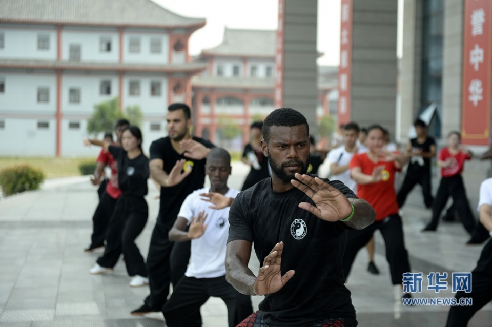 lo dao tao hang van mon do o dat to thai cuc quyen trung quoc