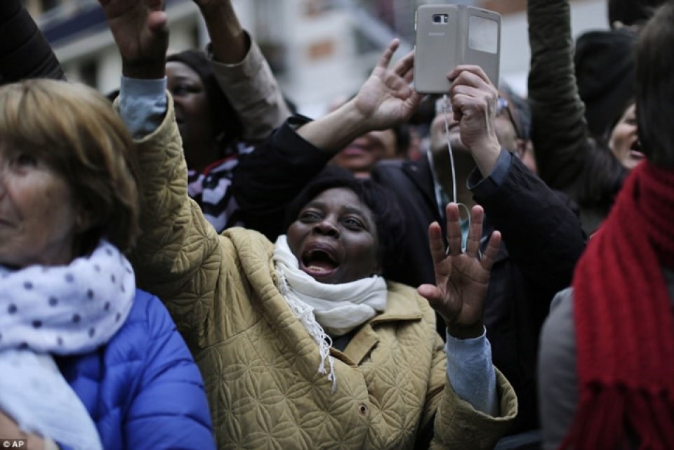 nuoc phap vo oa cam xuc voi chien thang cua ong macron