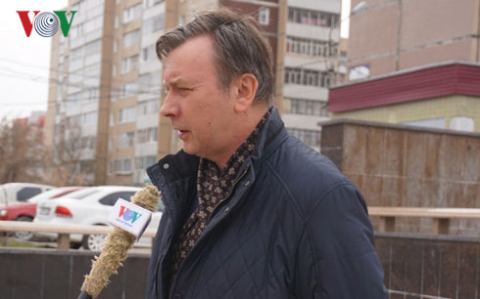 Tượng Đài Bác Hồ trên thành phố quê hương Lenin - Ulianovsk tuong dai bac ho tren thanh pho que huong lenin ulianovsk