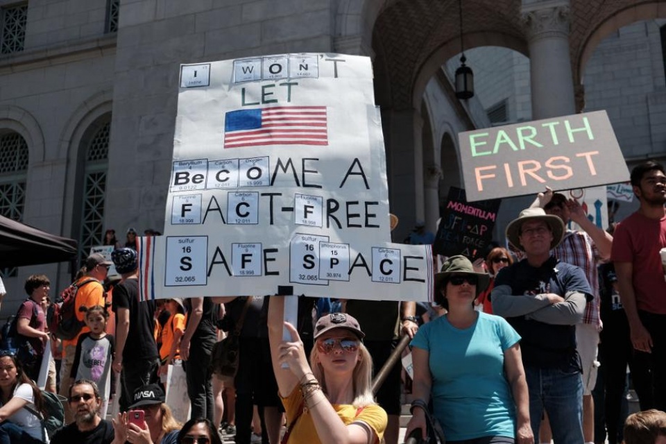 hiem hoa bien doi khi hau dang so hon ca dich benh va chien tranh