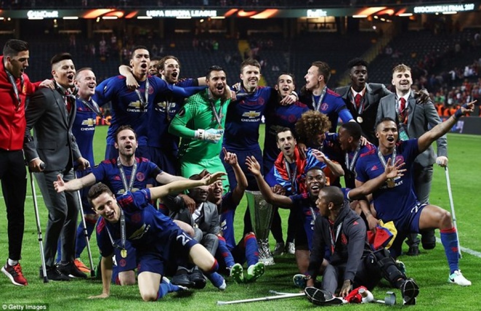 vo dich europa league mu va mourinho cung di vao lich su