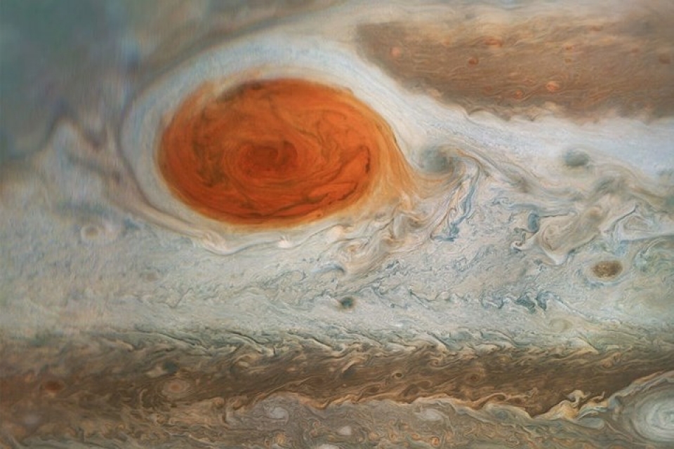 chiem nguong ve dep me ly cua vu tru