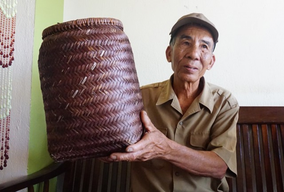 cau chuyen ve chiec bo tai gao len dien bien