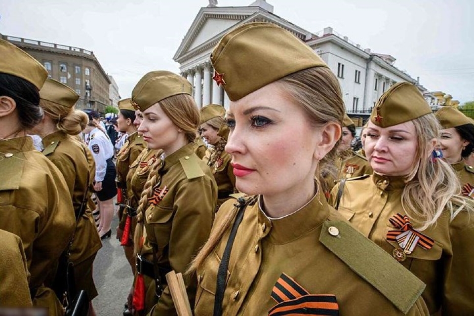 nga dan nu quan nhan tham gia dieu binh ngay 95
