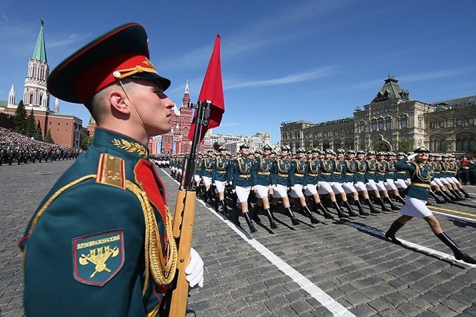 nga dan nu quan nhan tham gia dieu binh ngay 95