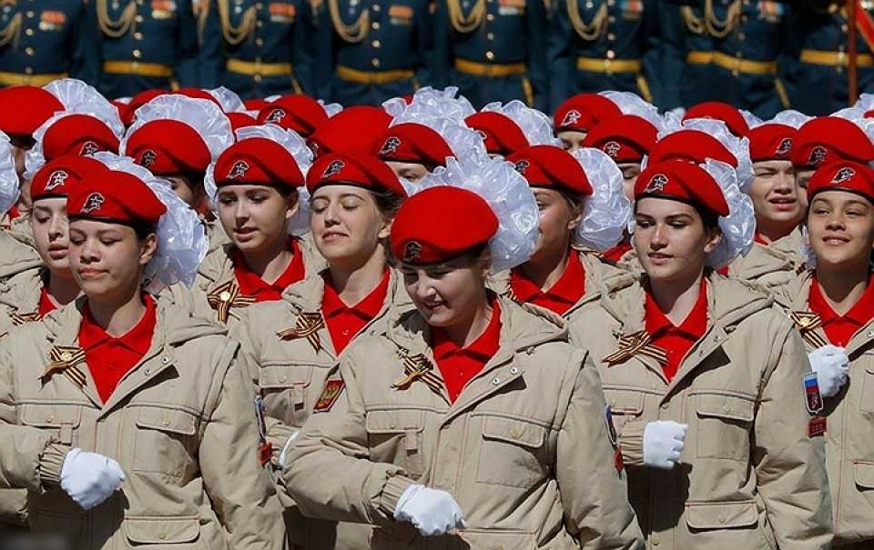 nga dan nu quan nhan tham gia dieu binh ngay 95