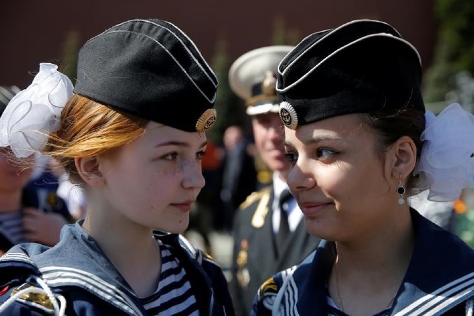 nga dan nu quan nhan tham gia dieu binh ngay 95