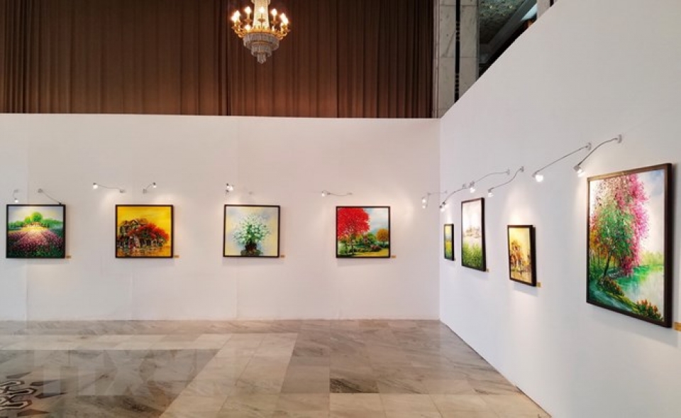 trien lam tranh duong dai cua hoa sy nguyen minh son tai algeria