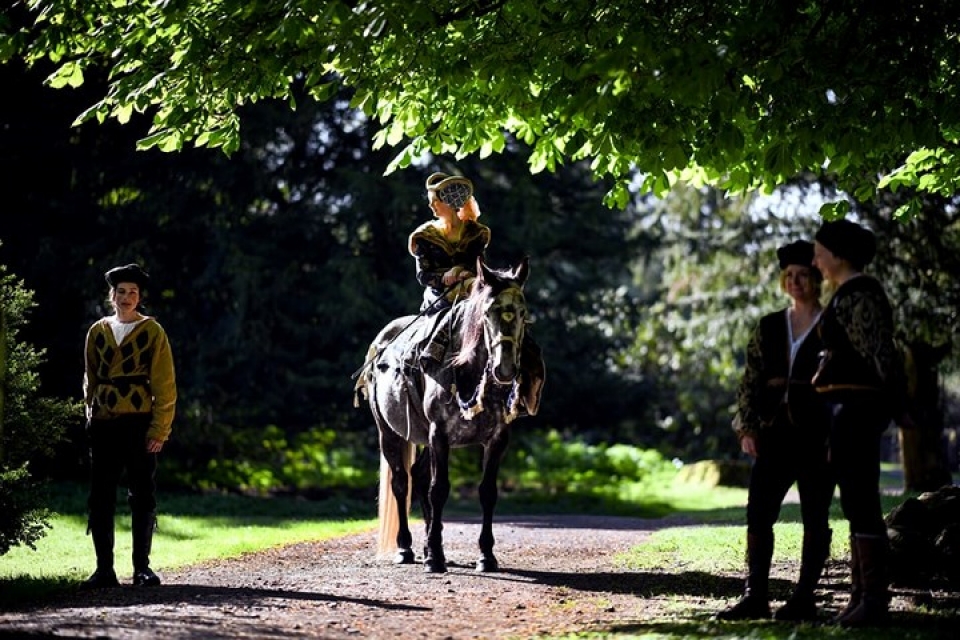 Tái hiện hình ảnh các hiệp sĩ thời trung cổ giao tranh dữ dội hinh anh tai hien cac hiep si thoi trung co giao tranh du doi