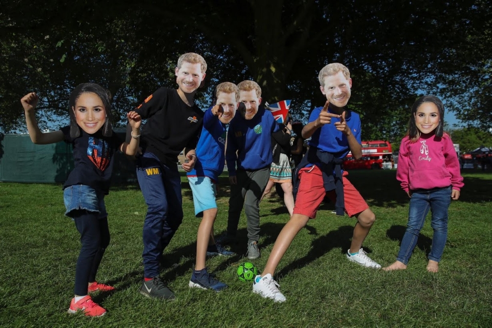 phong vien reuters ke ve hau truong chup anh dam cuoi hoang gia anh