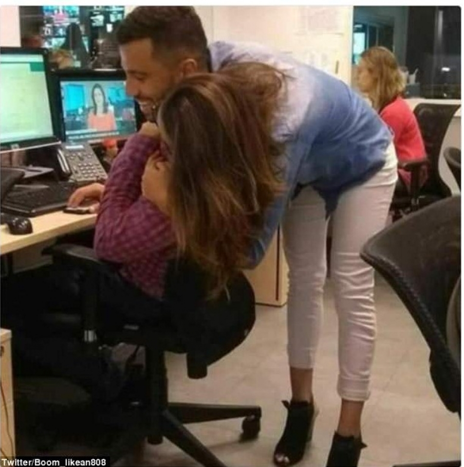 cu dan mang hoa mat voi buc anh dau nao than ai