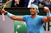 Rafael Nadal và Maria Sharapova thẳng tiến tại Roland Garros 2018