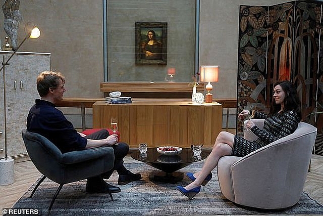 cap doi hen ho truoc nang mona lisa an toi truoc than ve nu