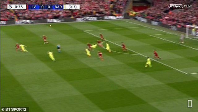 messi tuc gian bi hau ve liverpool choi xau