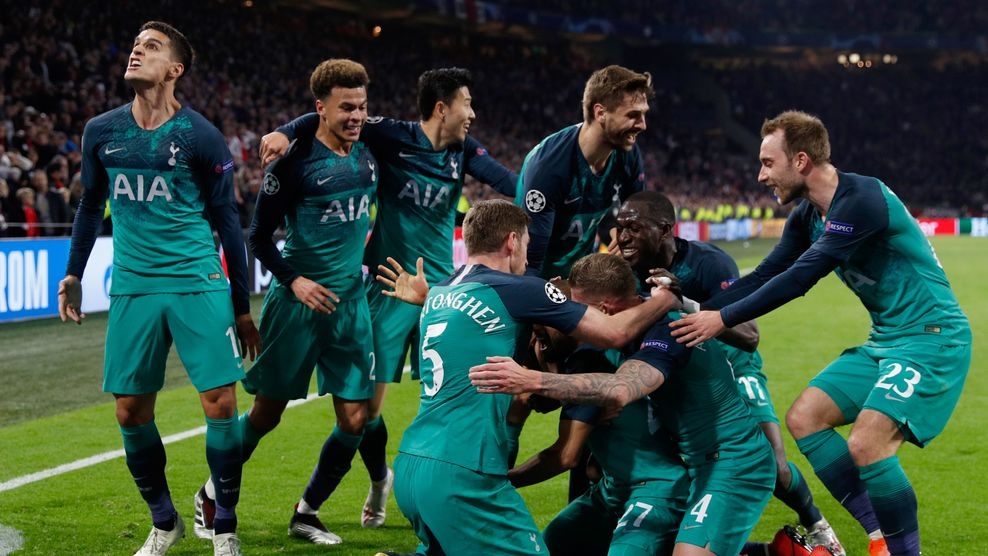 ajax 2 3 tottenham man loi nguoc dong kho tin