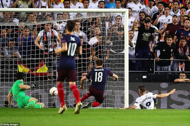 "Chân sút đẳng cấp" Aubameyang lập hattrick, Arsenal vào chung kết Europa League arsenal 4 2 valencia cu hattrick cua aubameyang